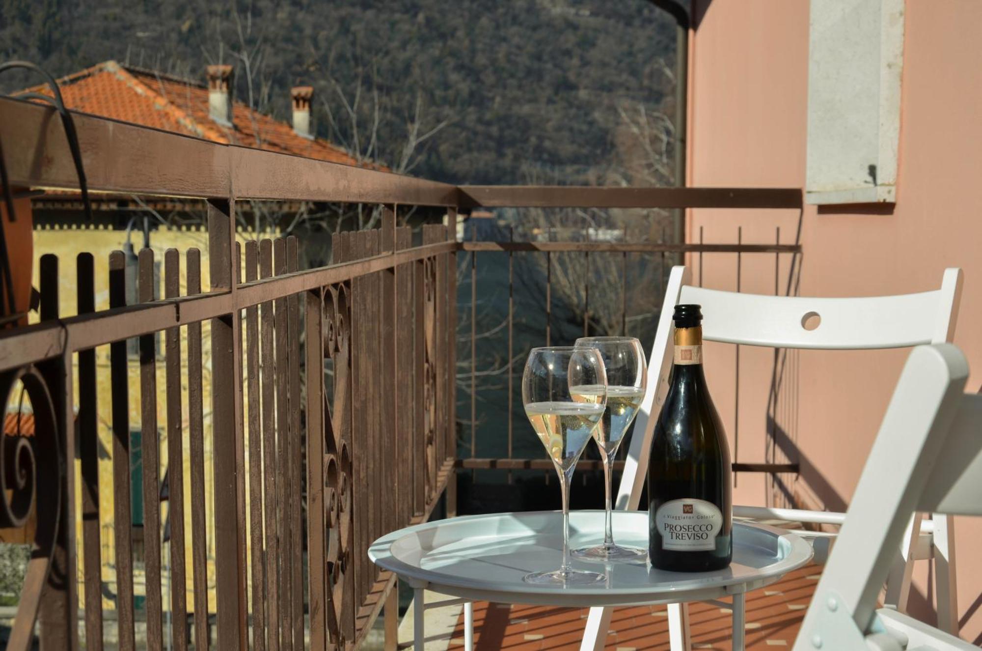 Blue Lagoon Home Sulzano Bagian luar foto